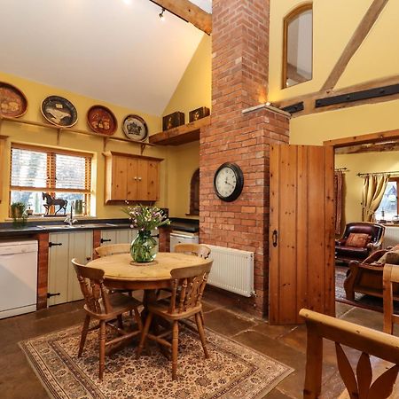 The Granary Villa Shrewsbury Bagian luar foto