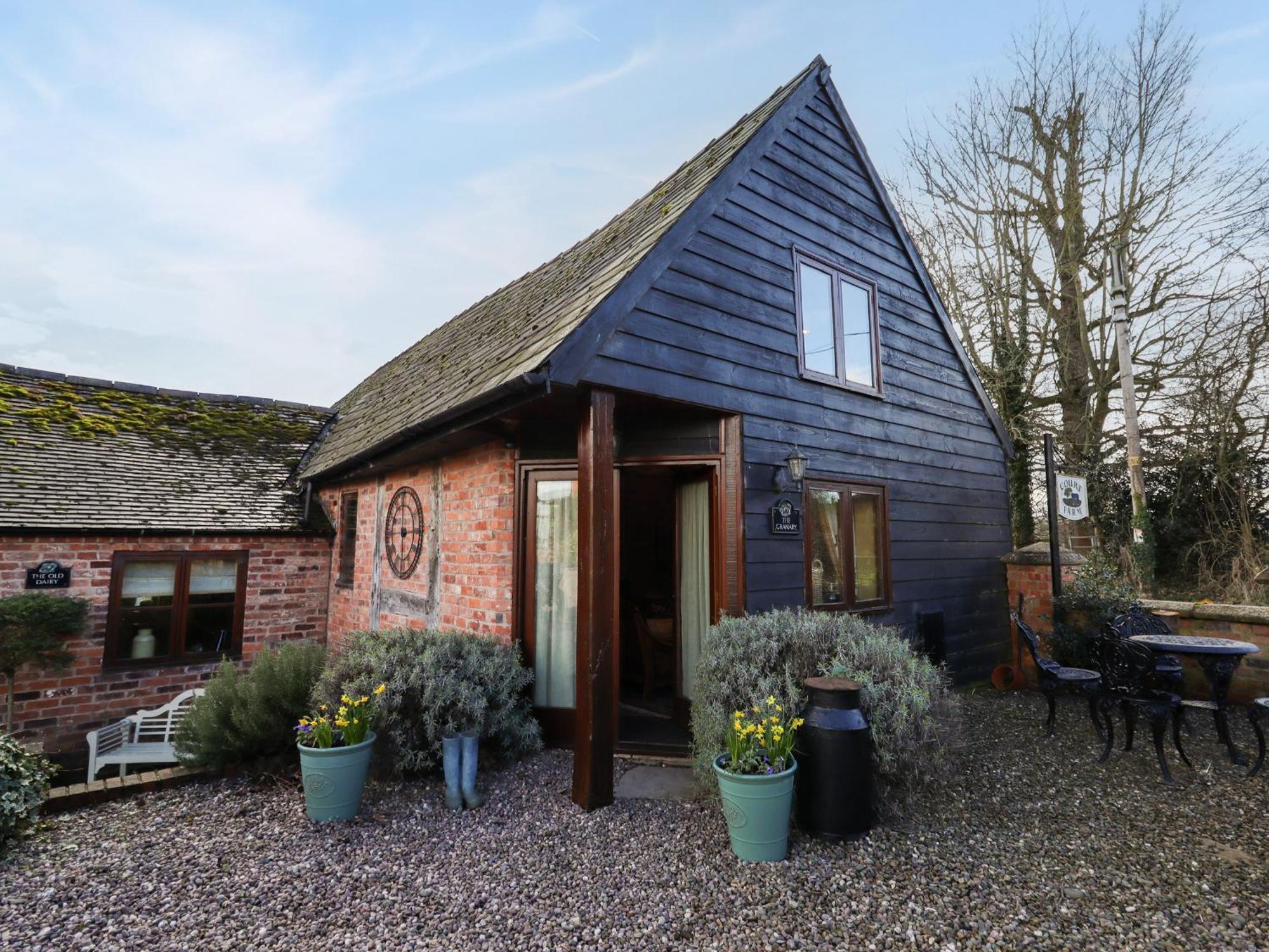 The Granary Villa Shrewsbury Bagian luar foto