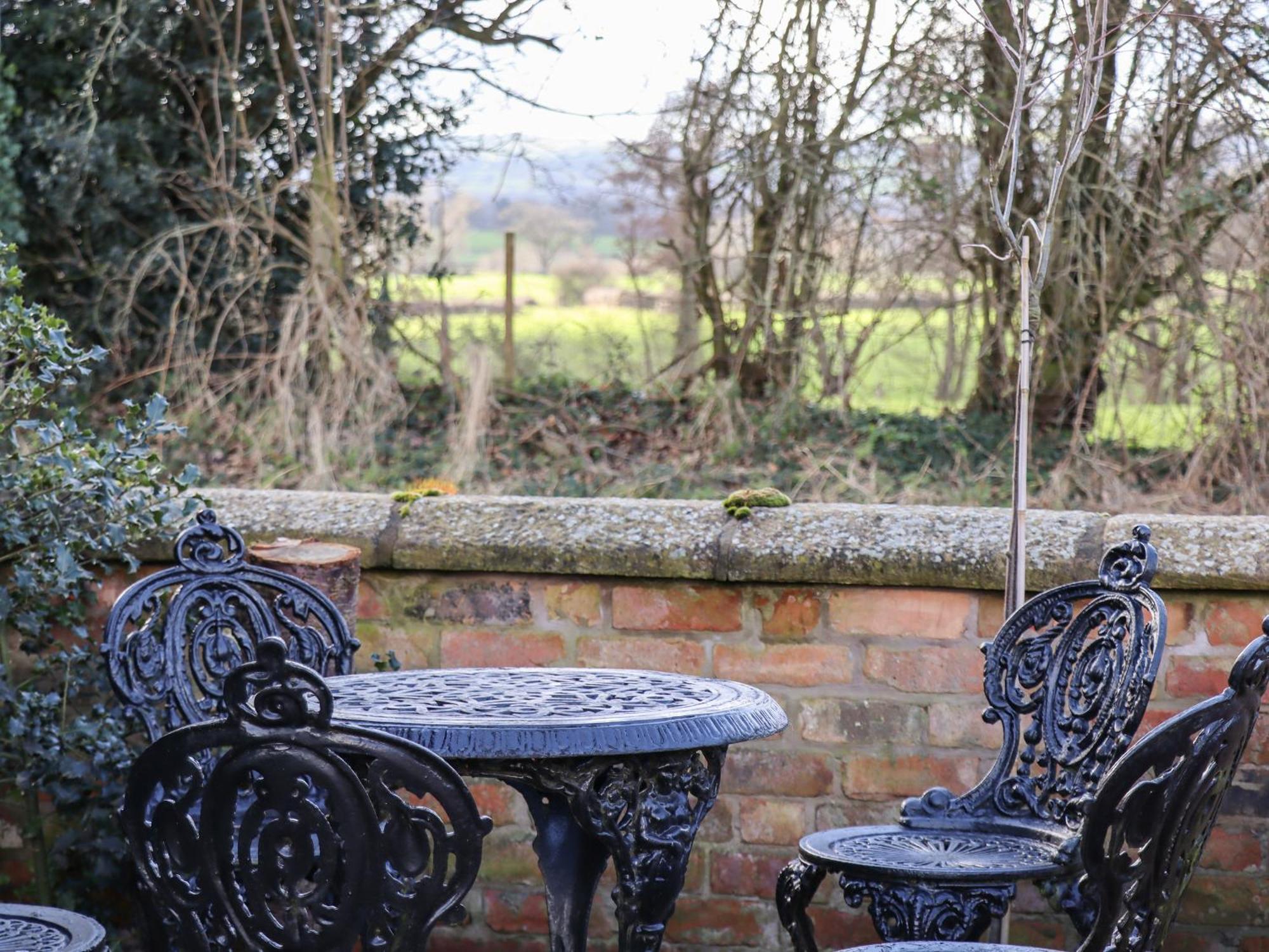 The Granary Villa Shrewsbury Bagian luar foto